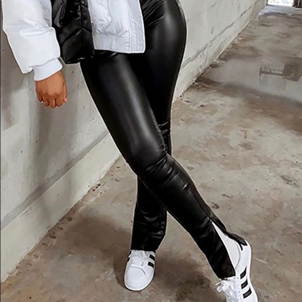 HIGH WAISTED LEATHER JOGGER